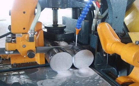 柳南卧式带锯床的送料方式有哪几种？